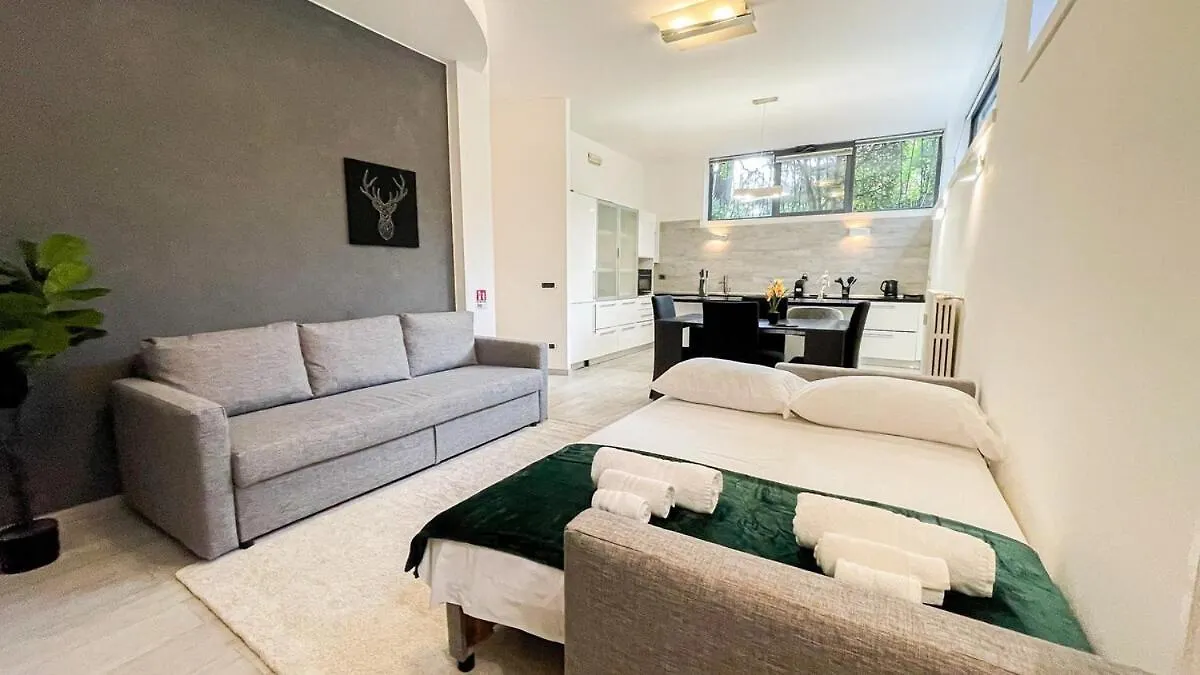 Luxury House Jacuzzi - Milano Apartman