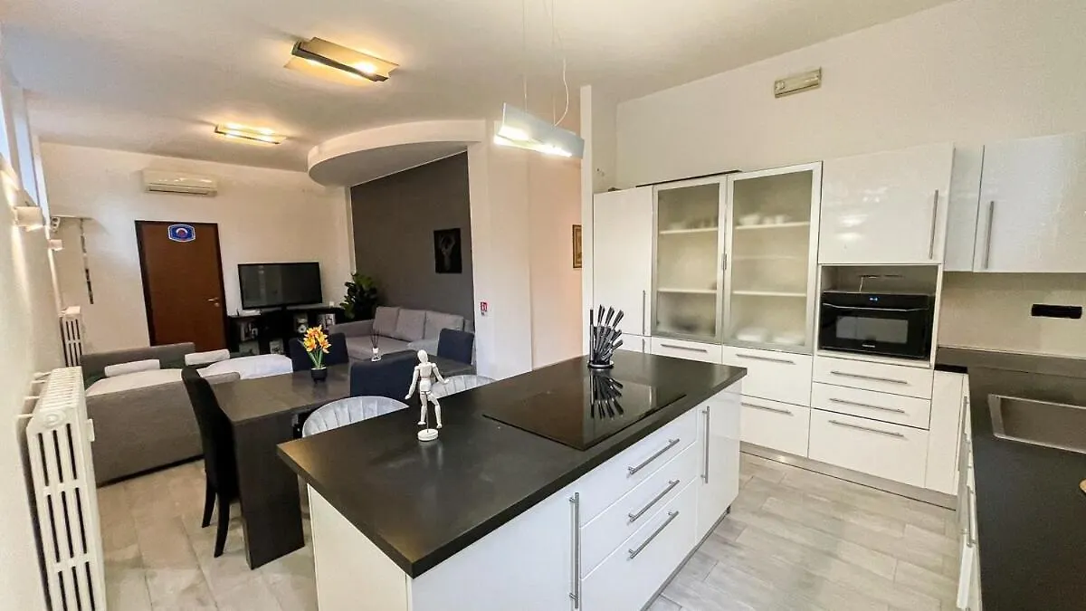 Luxury House Jacuzzi - Milano Διαμέρισμα