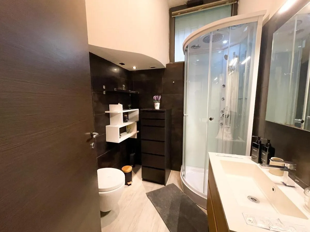 شقة Luxury House Jacuzzi - Milano 0*, ميلان